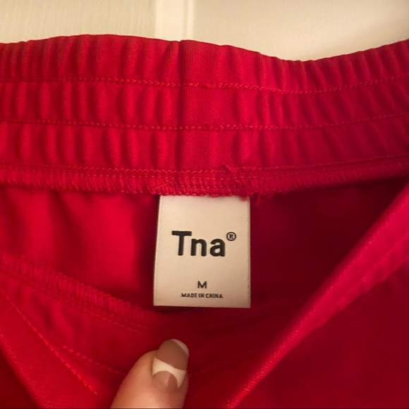 Aritzia TNA Derby skirt - Picture 4 of 6